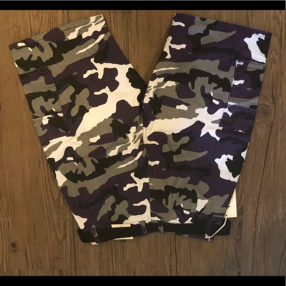Oversized purple camo shorts - Picture 2 of 2